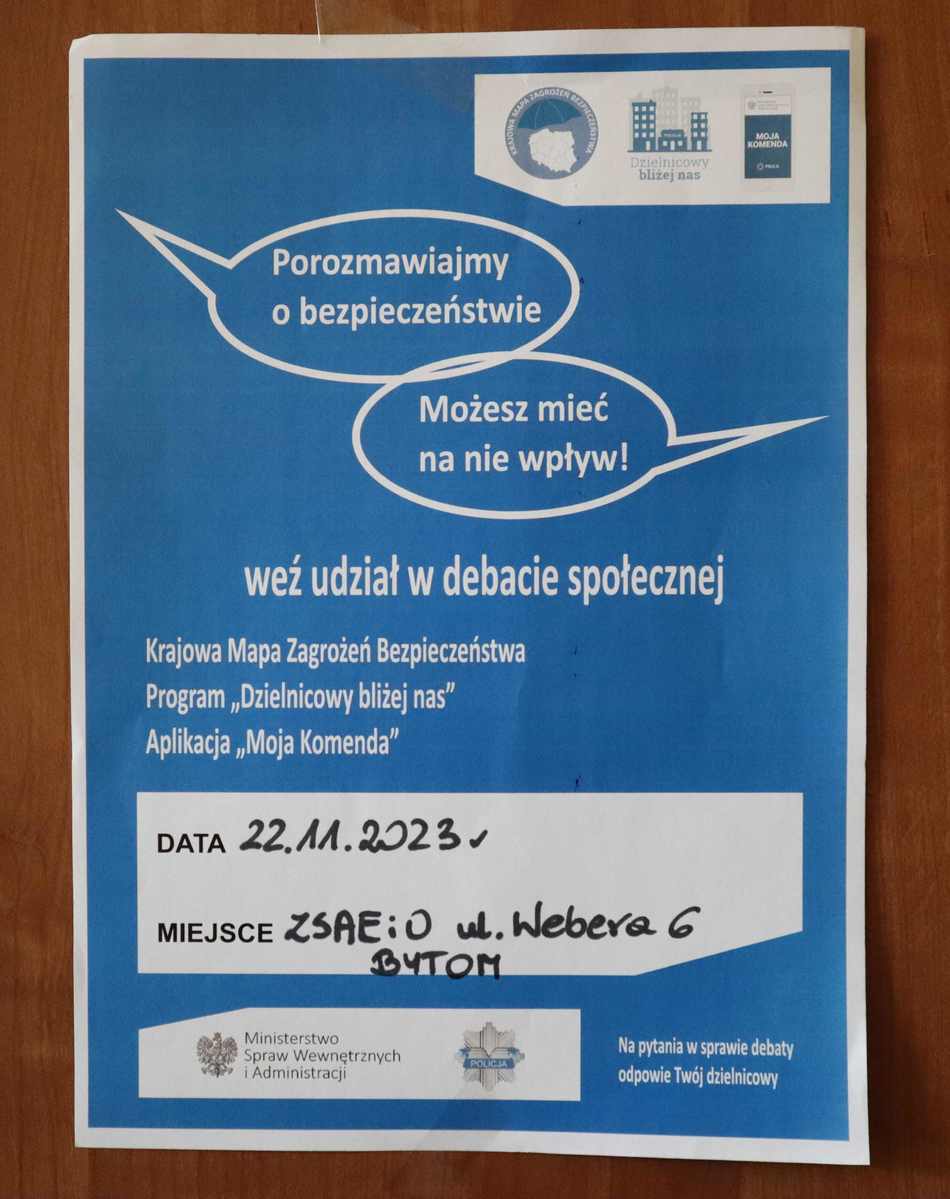 Plakat weź udział w debacie