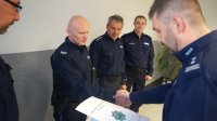 Komendant Fajer gratuluje Pilarskiemu