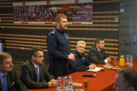 Przemawia komendant Fajer