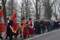 Prezydent Bytomia i Zastępca Komendanta Miejskiego Policji w Bytomiu wśród uczestników przemarszu pod pomnik