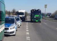 Policjanci podczas działań "Utylizacja"