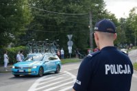 Policjant podczas zabezpieczenia 76. Tour de Pologne