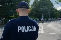 Policjant podczas zabezpieczenia 76. Tour de Pologne