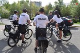 policjanci na rowerach