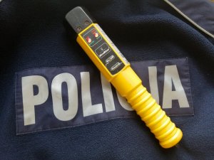 napis policja i alkomat