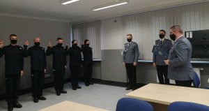 Przywitanie i ślubowanie nowych policjantów w obecności Komendanta Miejskiego Policji