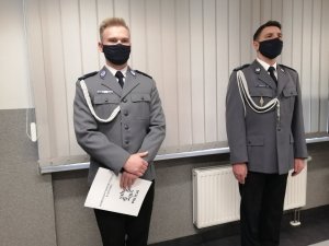 Wyróżniony policjant i jego komendant