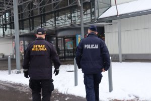 patrol policjant i strażnik miejski