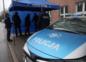Przekazanie radiowozu Komendant Miejski Policji w Bytomiu i Prezydent Miasta Bytomia