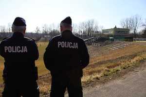 Policjanci na stadionie