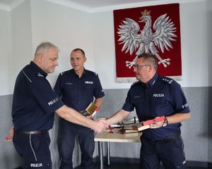 Komendant miejski gratuluje Zastępcy Komendanta Miejskiego Policji w Bytomiu