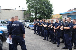 Odprawa policjantów do zabezpieczenia