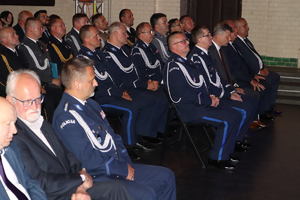 Komendant Wojewódzki Policji w Katowicach wraz Komendantem Miejskim Policji w Bytomiu oraz zaproszonymi gośćmi.