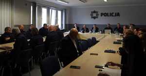 Zgromadzeni policjanci w sali odpraw na odprawie rocznej Komendy Miejskiej Policji w Bytomiu.