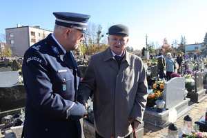 Zastępca Komendanta Miejskiego Policji w Bytomiu i Pan Józef Sienicki