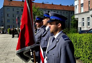 na zdjęciu policjanci