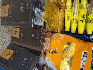 na zdjęciu opakowania kaw i herbat i tusze do rzęs