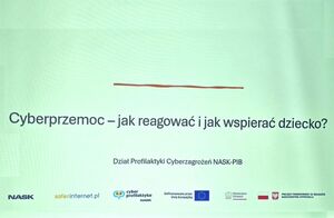 wyświetlony slajd, cyberprzemoc jak reagować i jak wspierać dziecko