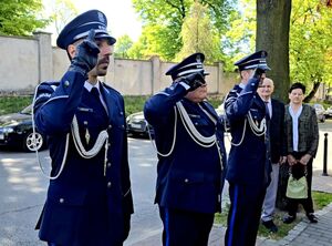 salutujący bytomscy komendanci